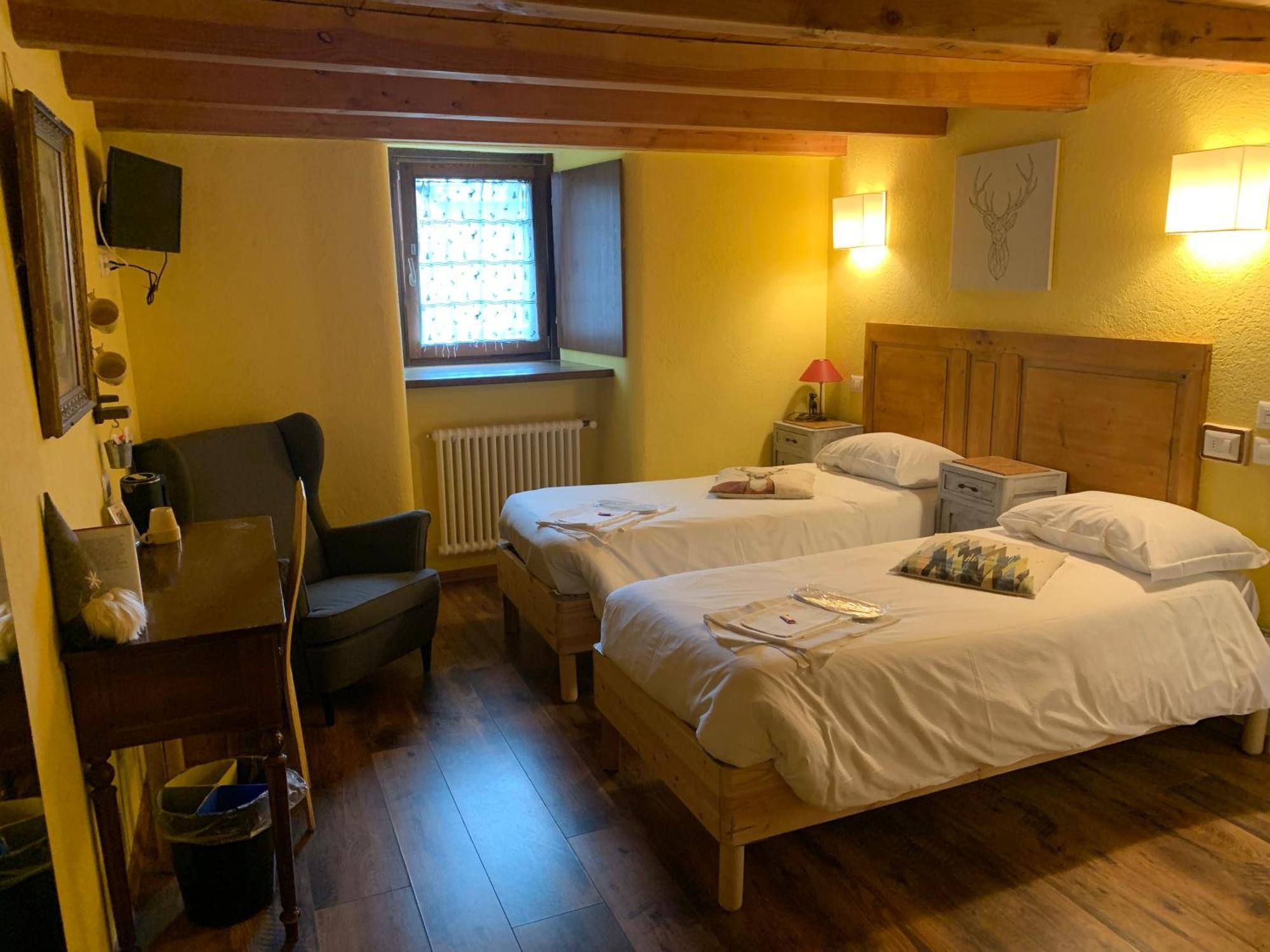 Rifugio Lilla Bed & Breakfast La Thuile Ngoại thất bức ảnh